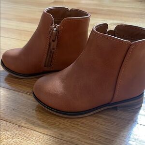 Cat & Jack Baby Size 5 Chelsea Boots